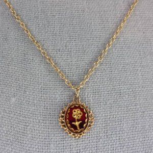 1928 Etched Flower Red Iridescent Necklace 15" L